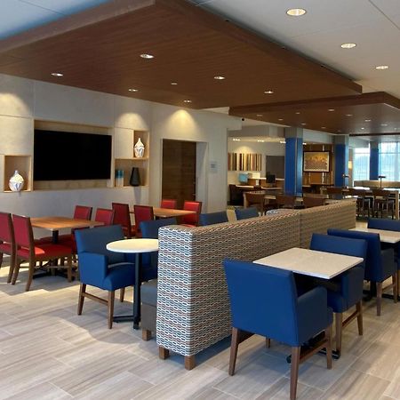 Holiday Inn Express & Suites - Aurora By Ihg Exteriér fotografie