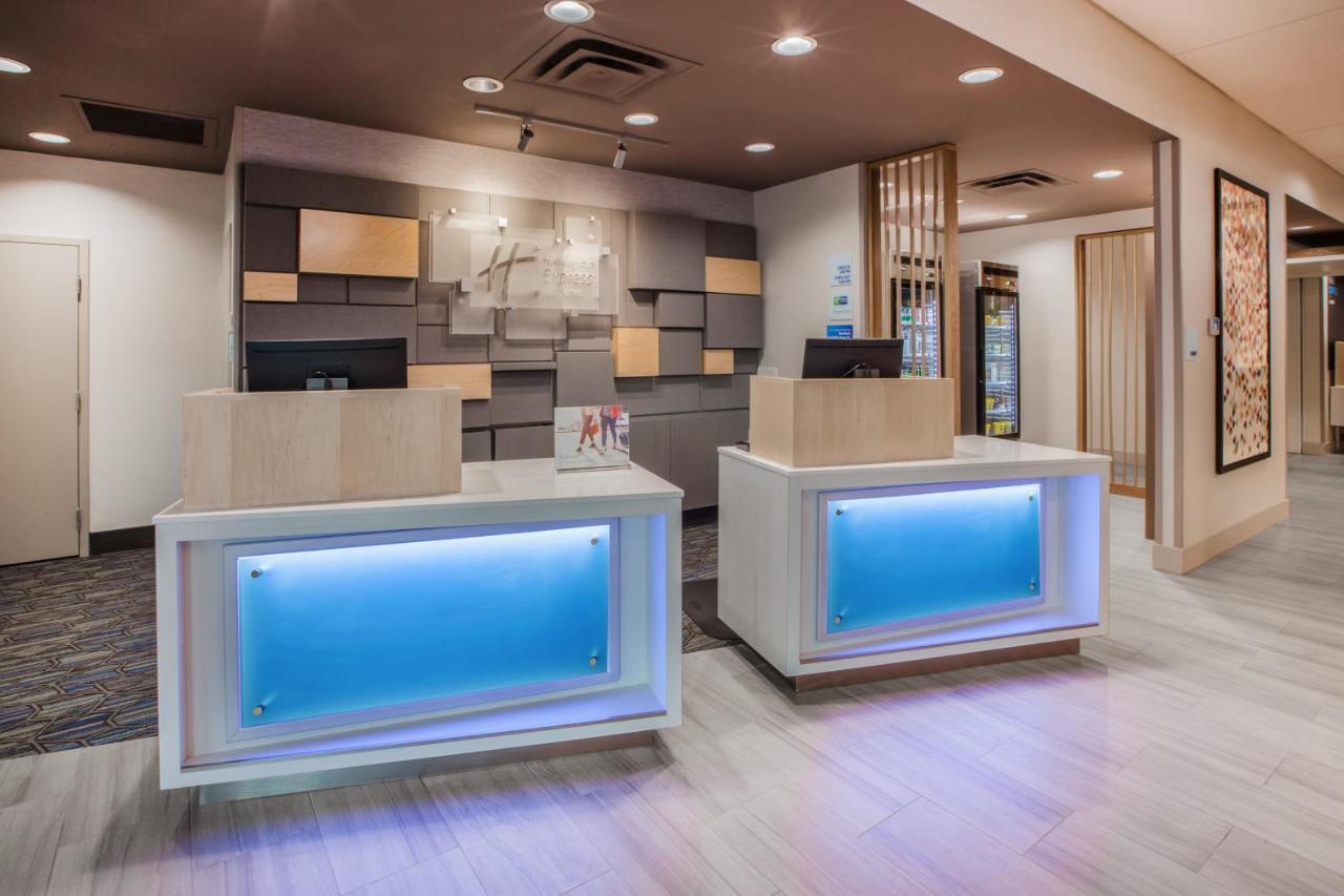 Holiday Inn Express & Suites - Aurora By Ihg Exteriér fotografie