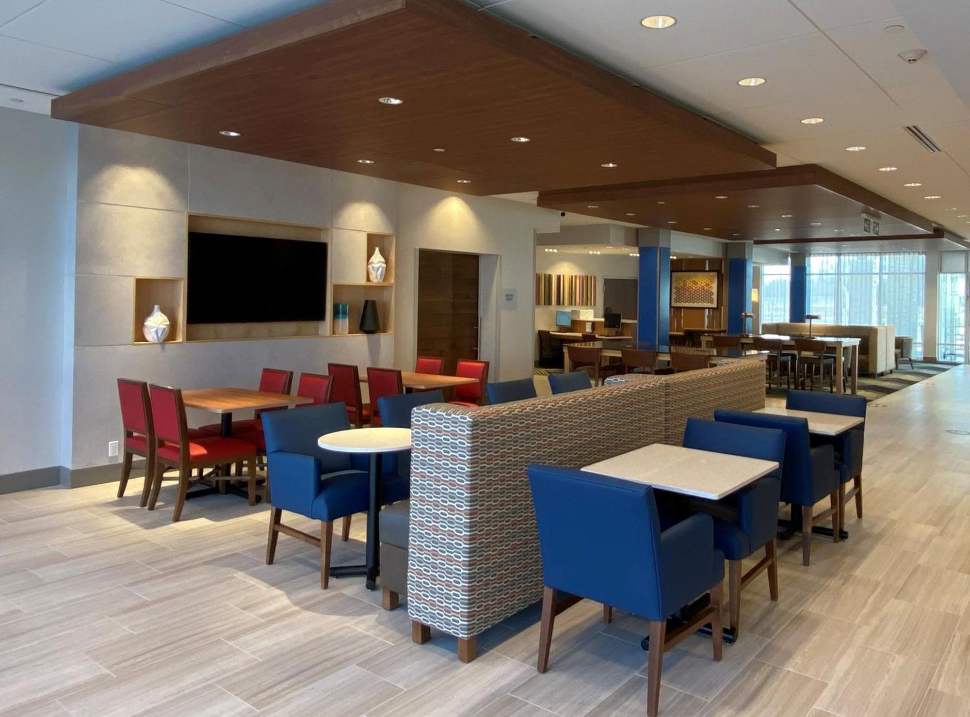 Holiday Inn Express & Suites - Aurora By Ihg Exteriér fotografie
